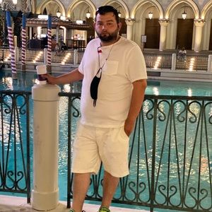 Meet your Posher, Jonathan